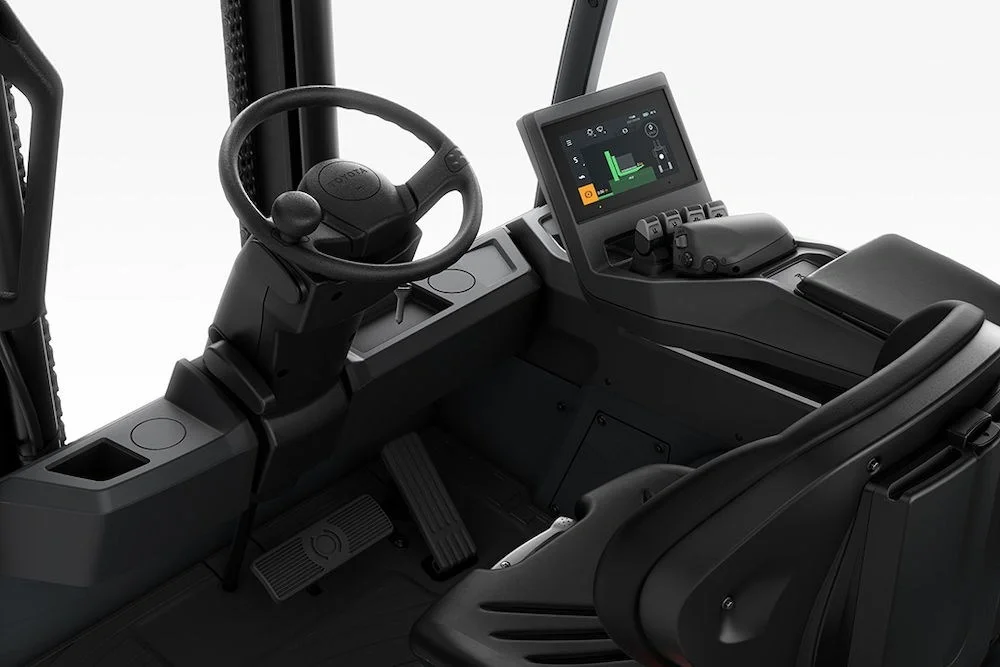 Electric counterbalanced forklift BT Cargo E8-series, 4-wheel 2.5 ton Driver Compartment