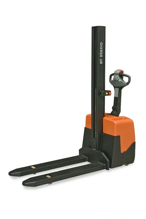 BT Staxio HWE100 powered stacker, electric walkie stacker truck. Product photo taken from the front at an angle. 
