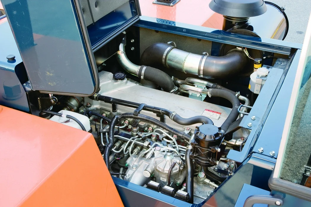 Engine-powered forklift Toyota 4-series, 4FD150  Engine Detail