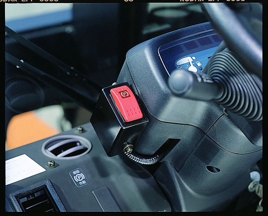 Engine-powered forklift Toyota 4-series, 4FD100 Button Detail