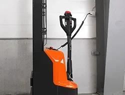 BT Tyro SHE100 walkie operated powered stacker. Details photo of charging.