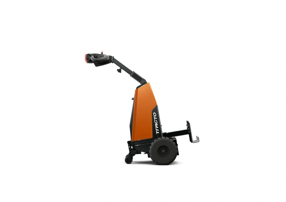 Tracto TWE120, walkie tow tractor. Product photo from the side. 