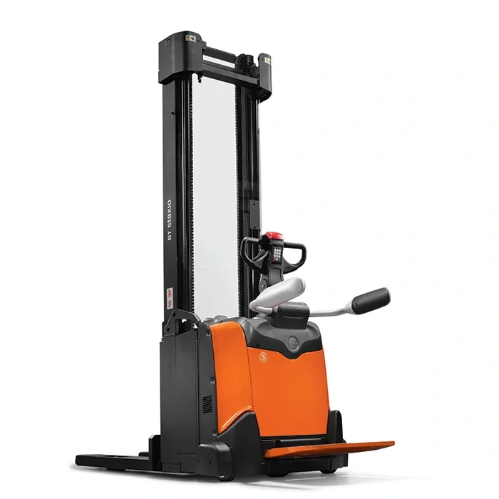 BT Staxio SPE160, electric stacker with platform and side guards. Product photo taken from the back at an angle.