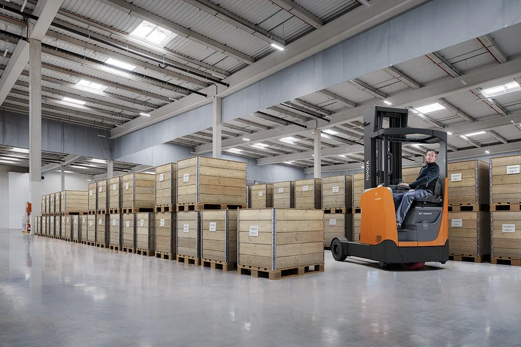 BT Reflex RRE160HR reach truck, outside adapted. Application photo in warehouse environment.