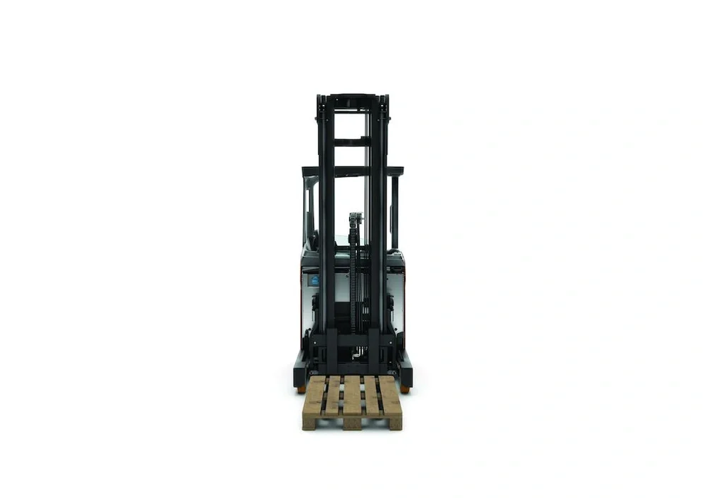 BT Reflex RRE160HN reach truck with narrow chassis. Product photo taken from the back.