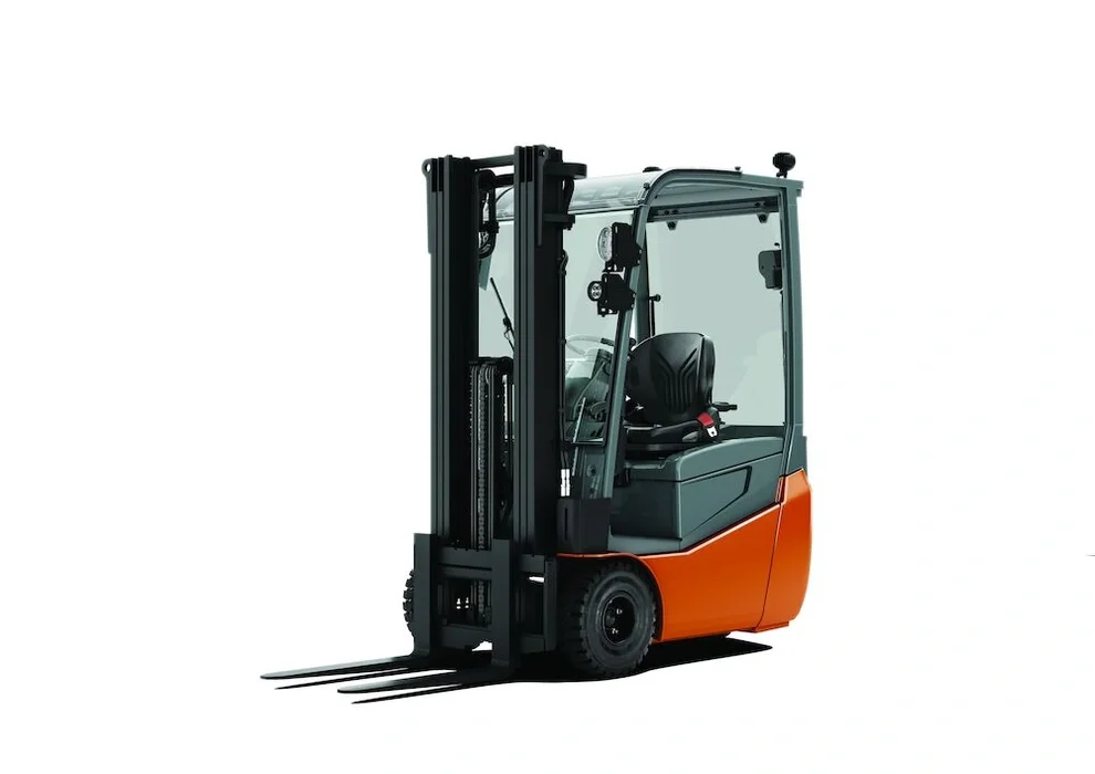 Electric counterbalanced forklift BT Cargo E2-series Closed Cabin