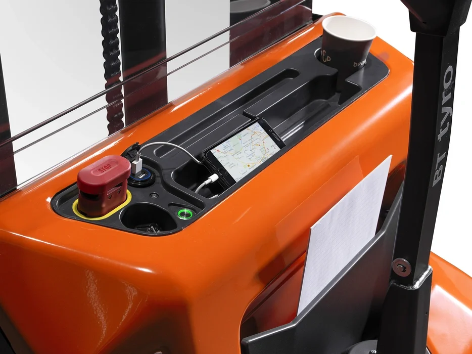 BT Tyro SHE100 walkie operated powered stacker. Details image of storage compartment. 