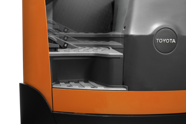 Close-up of reach truck floor showcasing different floor heights.