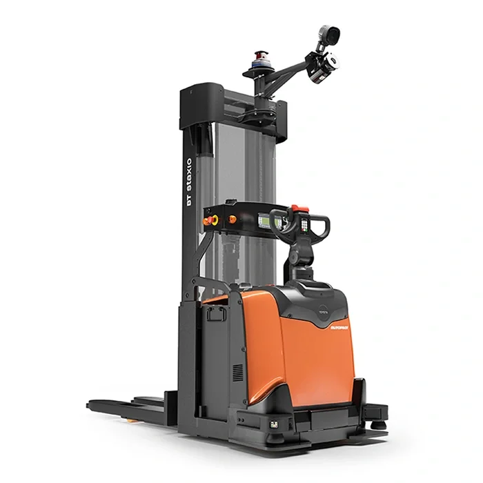 BT Staxio SAE160, for horizontal moving and stacking in automated logistic solutions. Product photo taken from the front at an angle. 