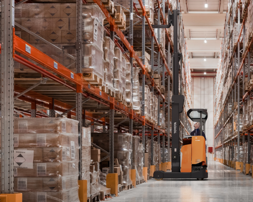 Stacking application in big warehouse with BT Reflex, Toyota reach truck