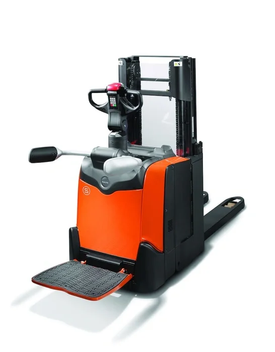 BT Staxio SPE200DN, electric stacker with double load handling, platform, and side guards. Product photo taken from the back at an angle.