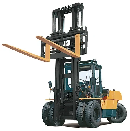 Engine-powered forklift Toyota 4-series, 4FD160 with forks raised. 