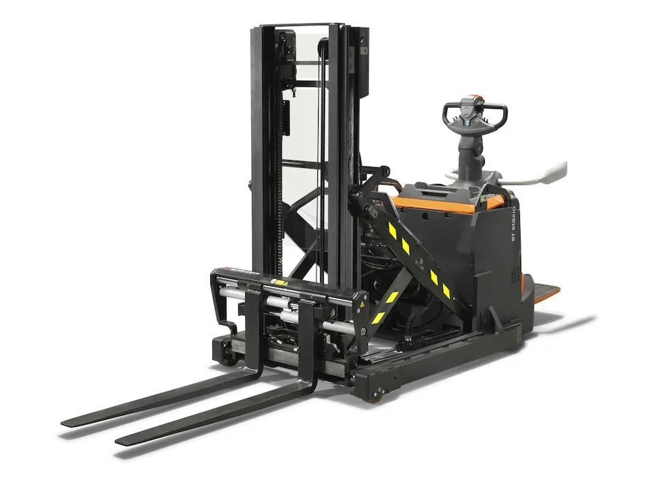BT Staxio SPE120XR, electric stacker with reach mast, platform, and side guards. Product photo taken from the front at an angle.