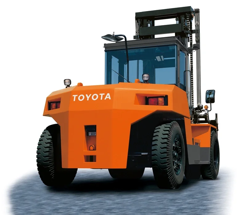 Engine-powered forklift Toyota 4-series, 4FD160 from the back.