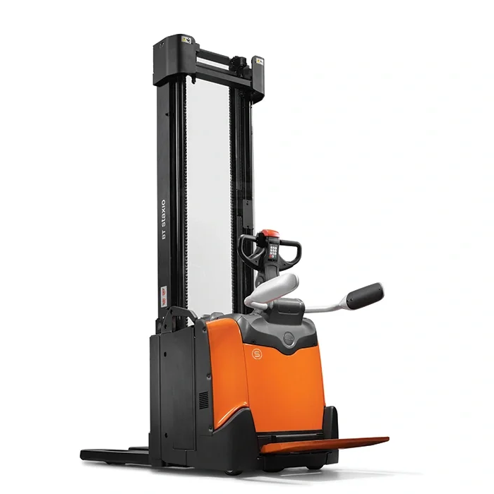 BT Staxio SPE160L, electric stacker with elevating support arms, platform, and side guards. Product photo taken from the back at an angle.