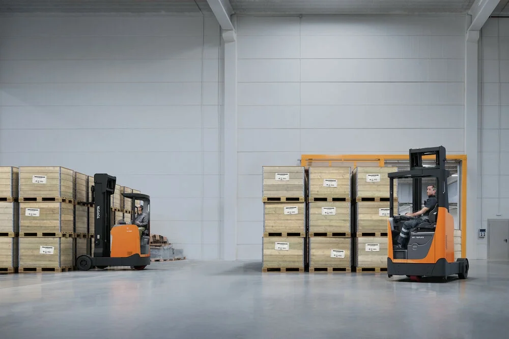 BT Reflex RRE160HR reach truck, outside adapted. Application photo in warehouse environment.