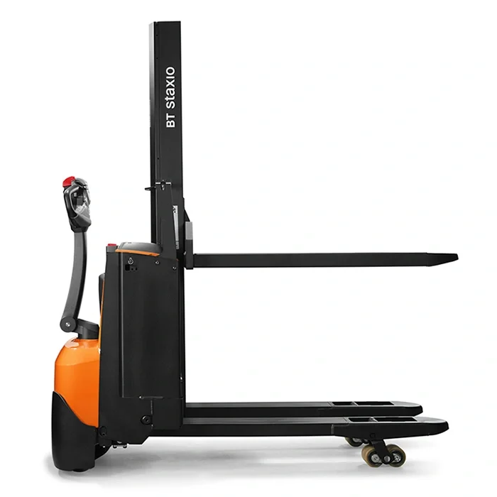 BT Staxio SWE080L electric walkie stacker with elevating support arms. Product photo taken from the side. 