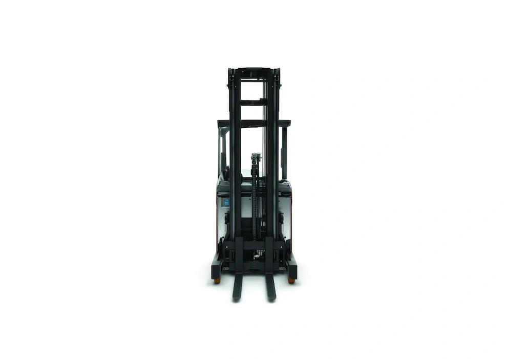 BT Reflex RRE160HN reach truck with narrow chassis. Product photo taken from the front.