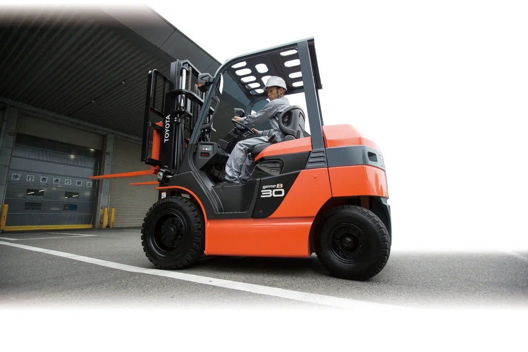 Electric counterbalanced forklift Toyota 8-series, 8FB loading/unloading