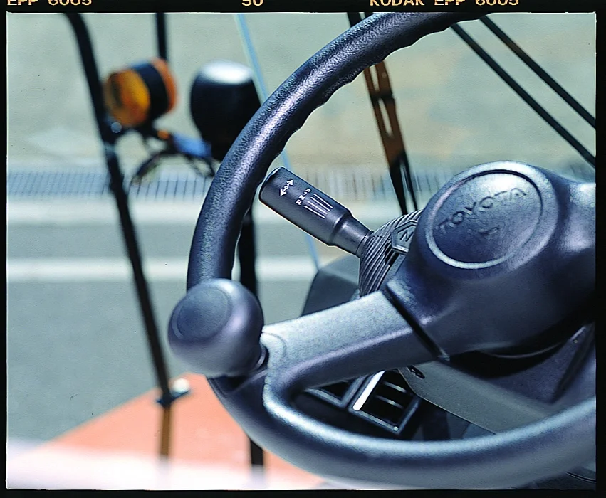Engine-powered forklift Toyota 4-series, 4FD150 Steering Detail