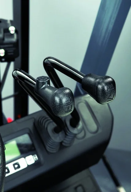 Electric counterbalanced forklift Toyota 8-series, 8FBN operation levers. 