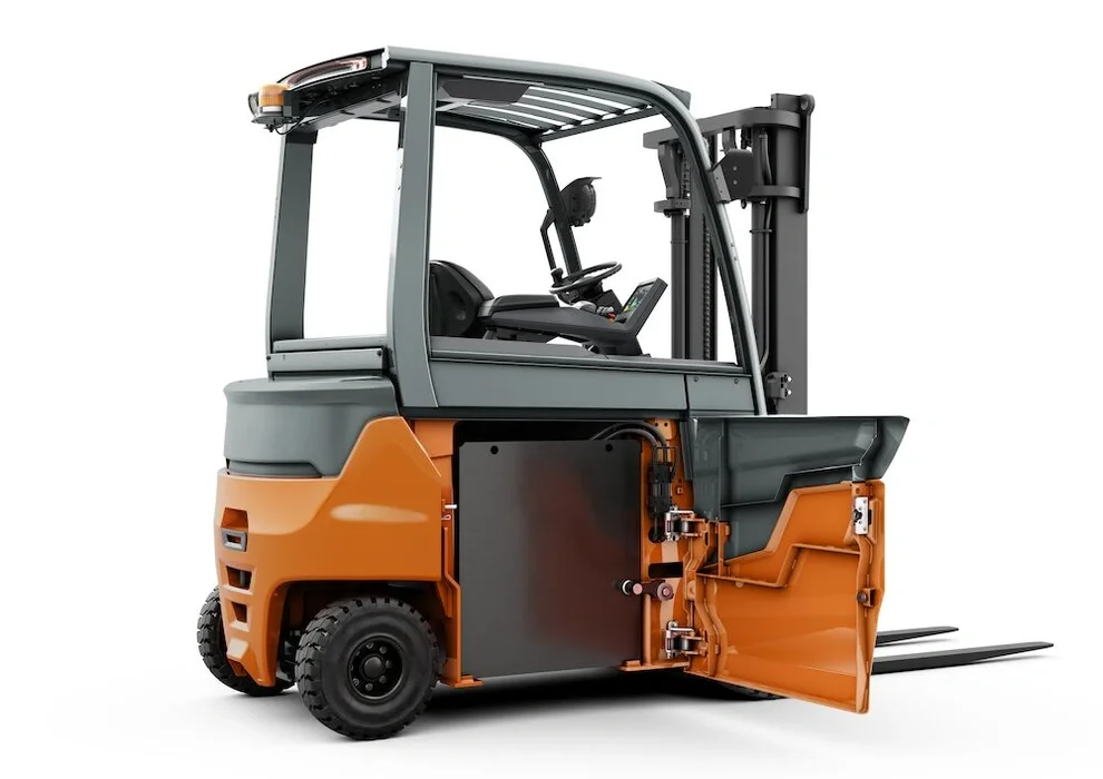 Electric counterbalanced forklift BT Cargo E8-series, 4-wheel, Lead-Acid Battery Access