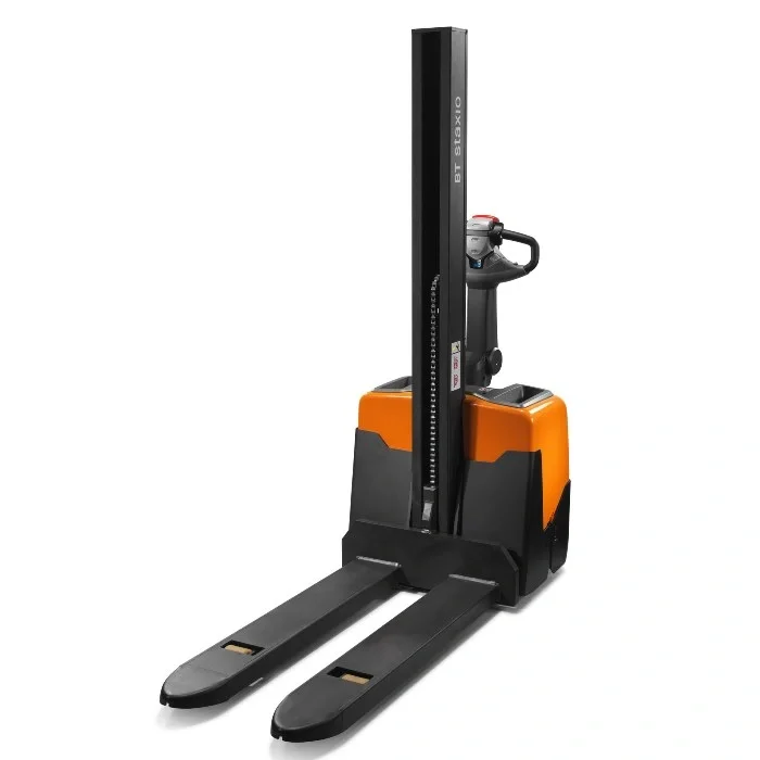 BT Staxio HWE100 powered stacker, electric walkie stacker truck. Product photo taken from the front at an angle. 