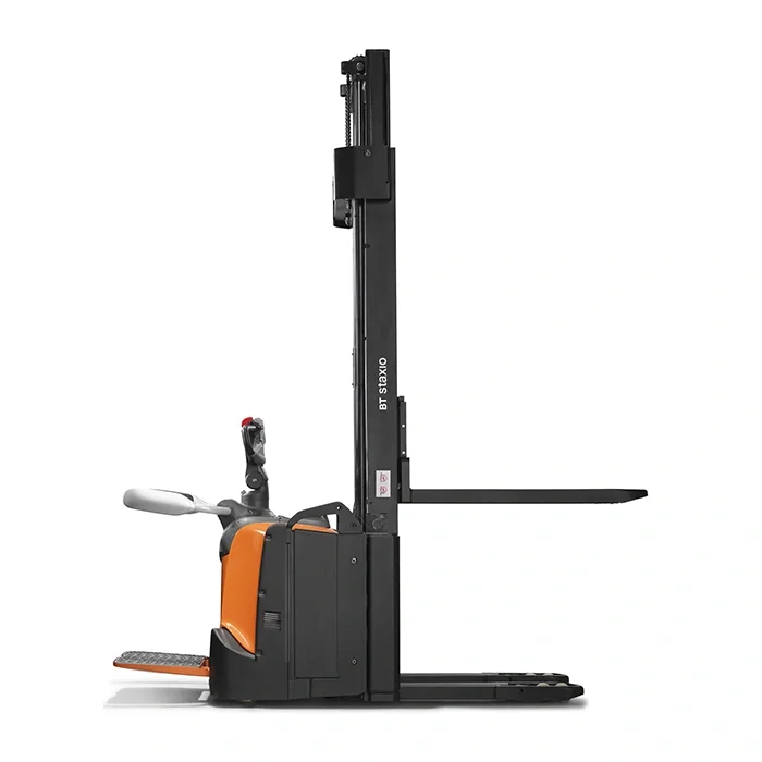 BT Staxio SPE160L powered stacker, electric stacker truck with elevating support arms, platform, and side guards. Product photo taken from the side.