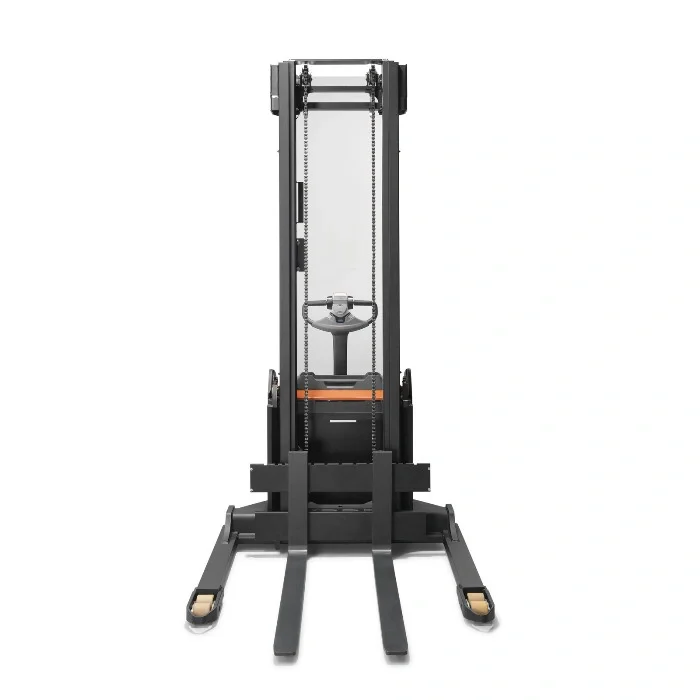 BT Staxio SWE140S electric walkie stacker with straddle. Product photo taken from the front.
